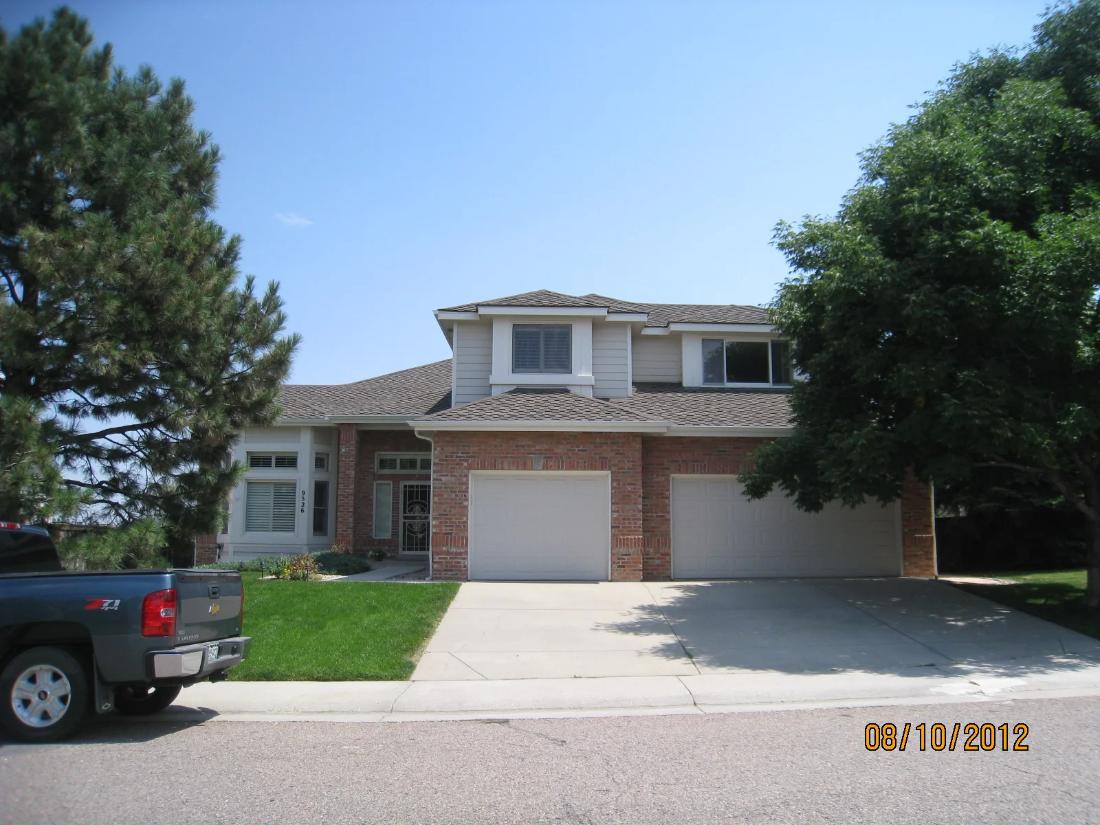 Property at 9526 Cherryvale Dr, Highlands Ranch, CO 80126