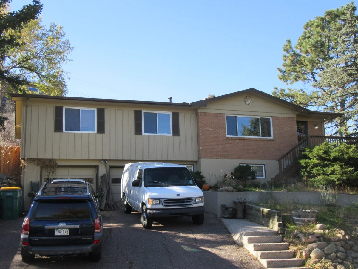 Property at 1009 Sun Dr, Colorado Springs, CO 80905