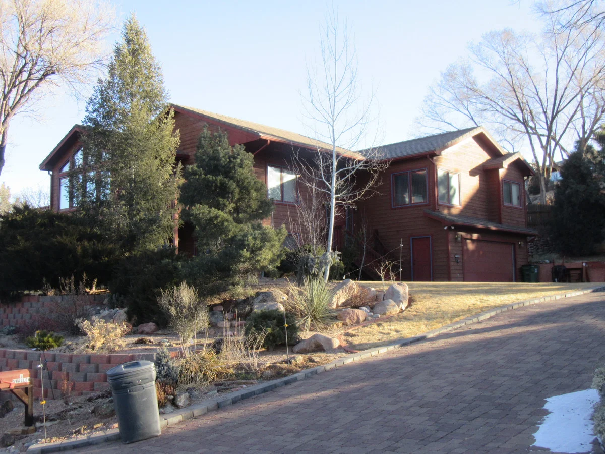 Property at 3 Swallow Dr, Colorado Springs, CO 80904