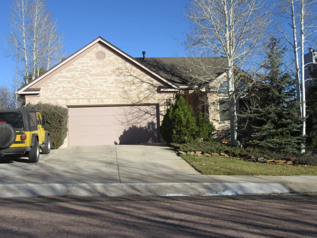 Property at 670 Fernglen Ct, Colorado Springs, CO 80906